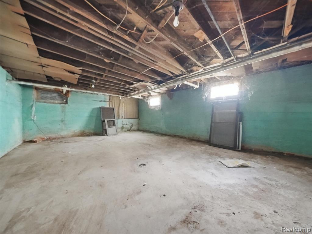 563 Chalmers Street, Detroit, MI 48215 — Photo 18