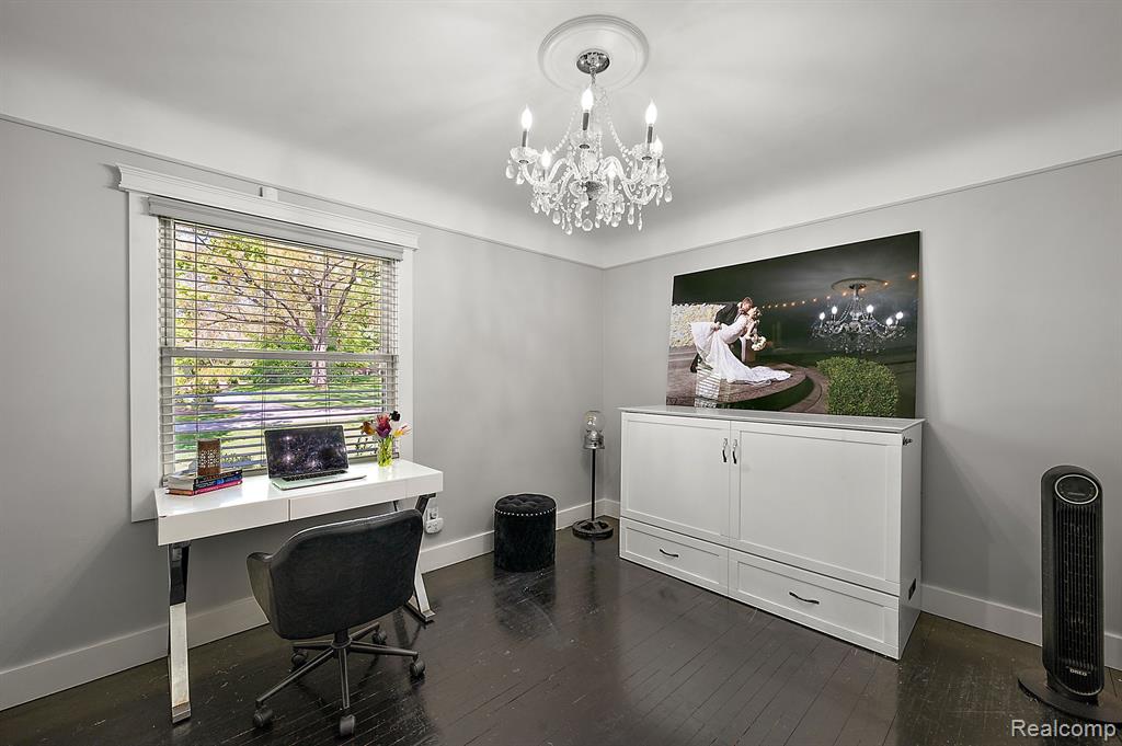 6491 HILLS Drive, Bloomfield Hills, MI 48301 — Photo 23
