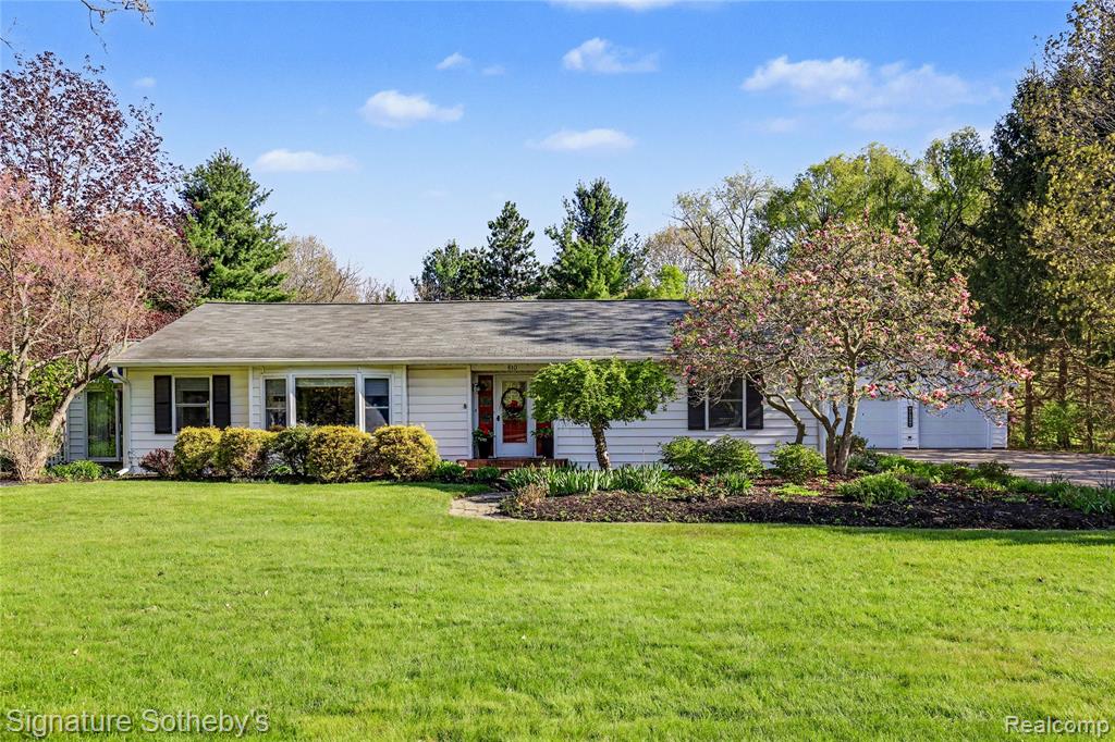 610 W Ellis Avenue, Belding, MI 48809 — Photo 2