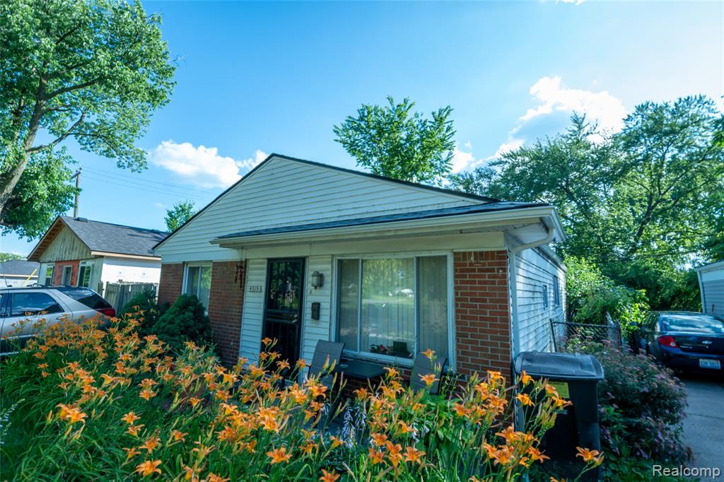 4315 Algonquin Street, Detroit, MI 48215 — Photo 2