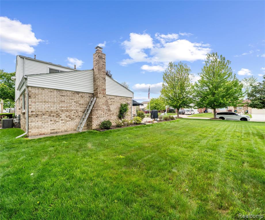42736 BOULDEN Court, Canton, MI 48187 — Photo 18