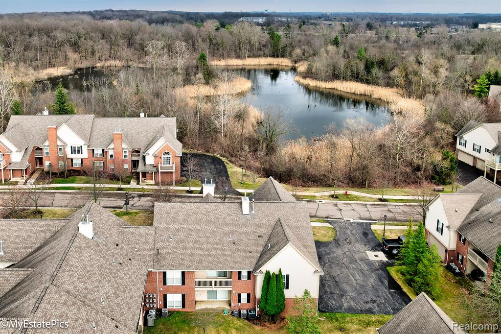 28231 CARLTON WAY Drive, Novi, MI 48377 — Photo 36
