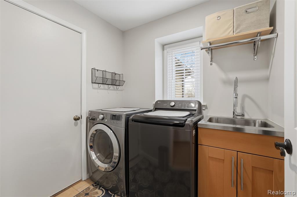 7288 Foxgate Drive, Brighton, MI 48116 — Photo 18