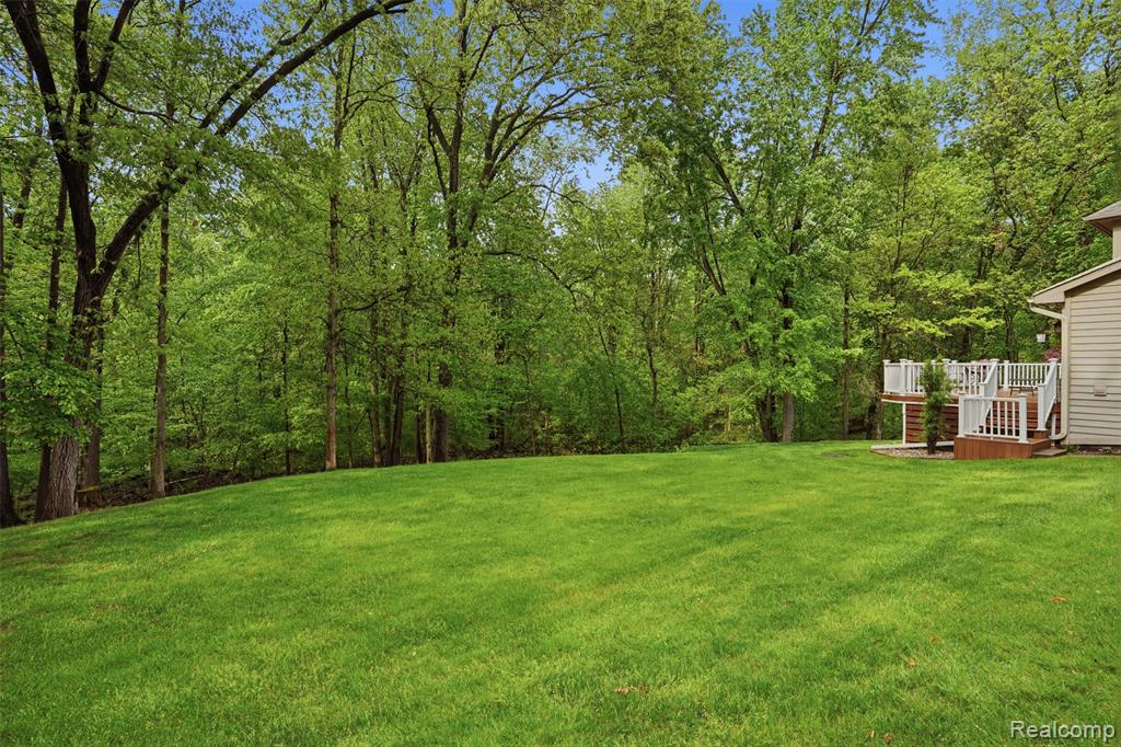 8235 Ironwood Drive, Pinckney, MI 48169 — Photo 34
