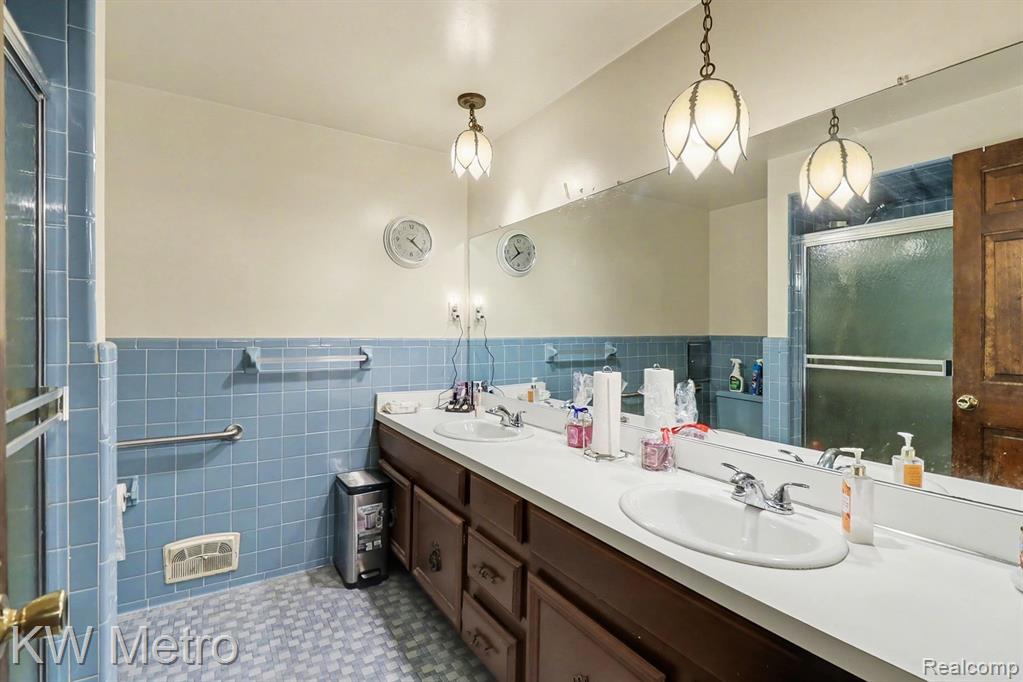 5865 Dunmore Court, West Bloomfield, MI — Photo 37