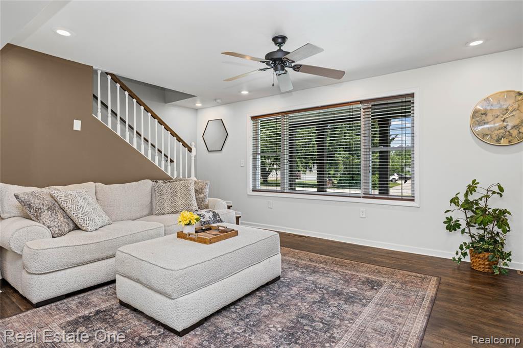 2275 Richwood Road, Auburn Hills, MI 48326 — Photo 11