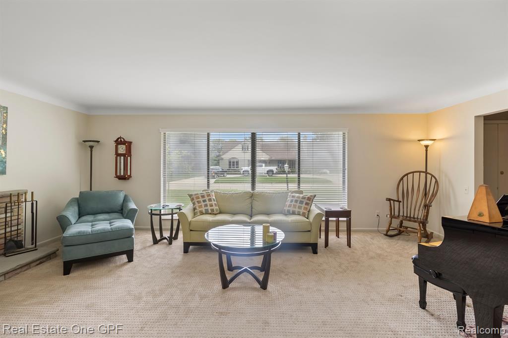 60 MOORLAND Drive, Grosse Pointe Shores, MI 48236 — Photo 8