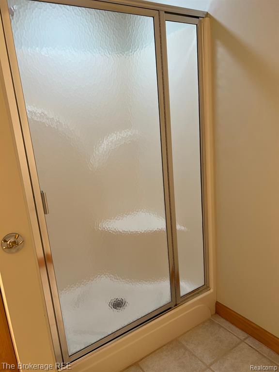6112 NORMANDY Drive, Saginaw, MI 48638 — Photo 32
