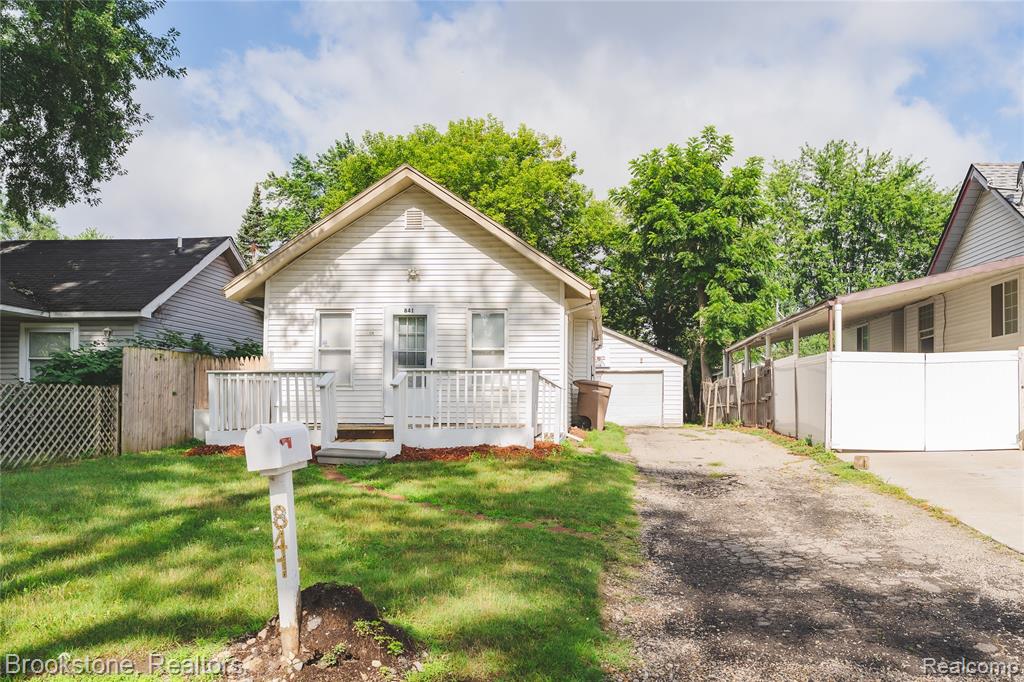 841 Orlando Avenue, Pontiac, MI 48340 — front exterior