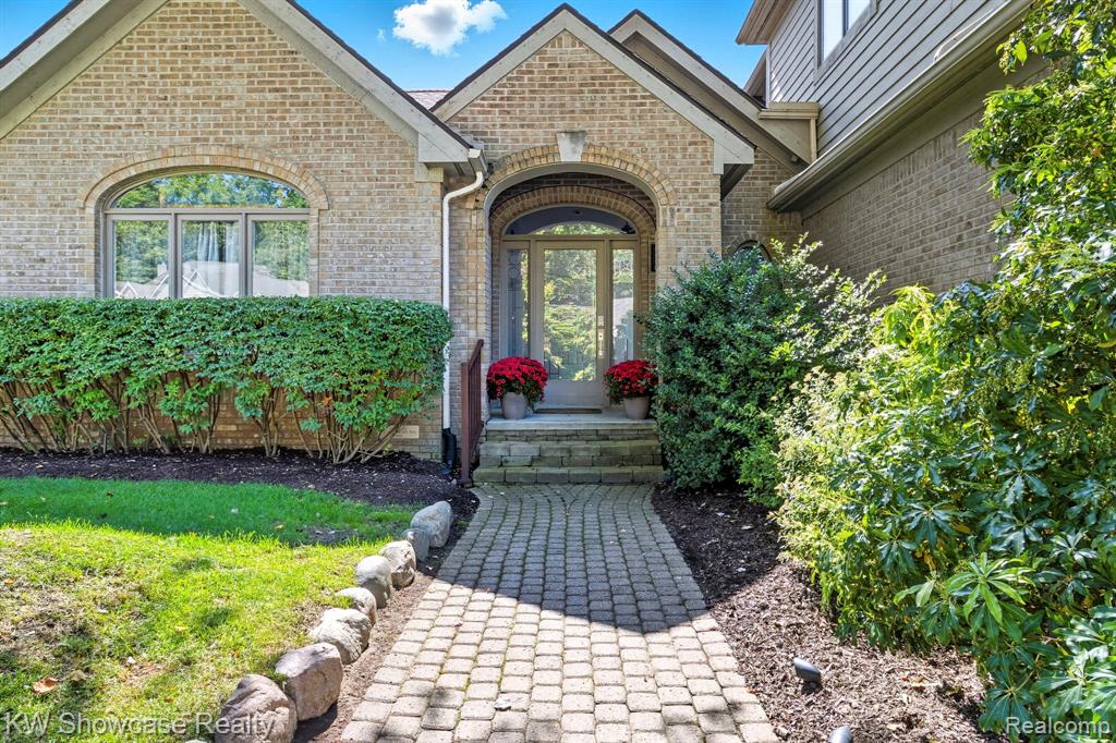 1539 Wandrei Court, Commerce Twp, MI 48382 — Photo 9