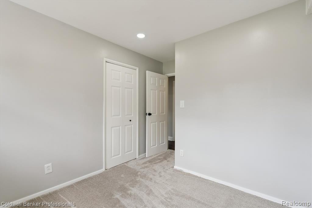 6314 Woodsdale Drive, Grand Blanc, MI 48439 — Photo 19