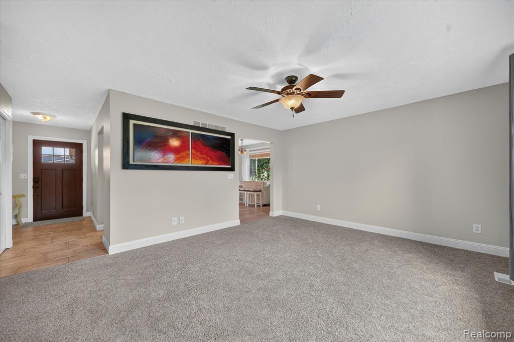 6409 Hollyhock Trail, Brighton, MI 48116 — Photo 6