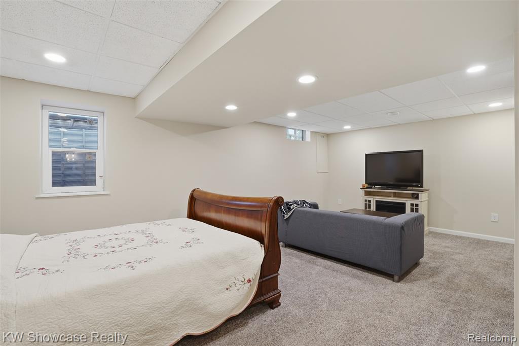 2015 Huntingdon Drive, Wixom, MI 48393 — Photo 26