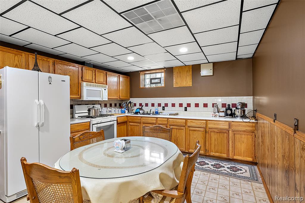 4871 Bayleaf Drive, Sterling Heights, MI 48314 — Photo 30