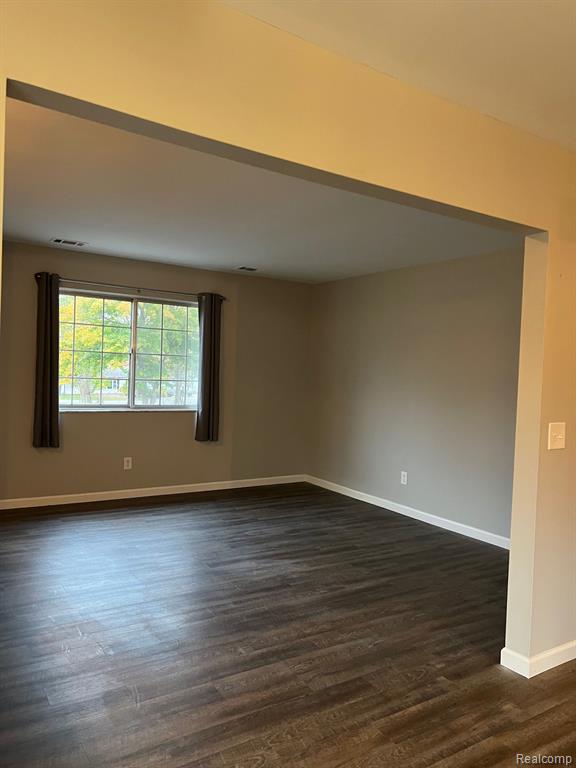 415 RAILROAD Street, Howell, MI 48843 — Photo 18
