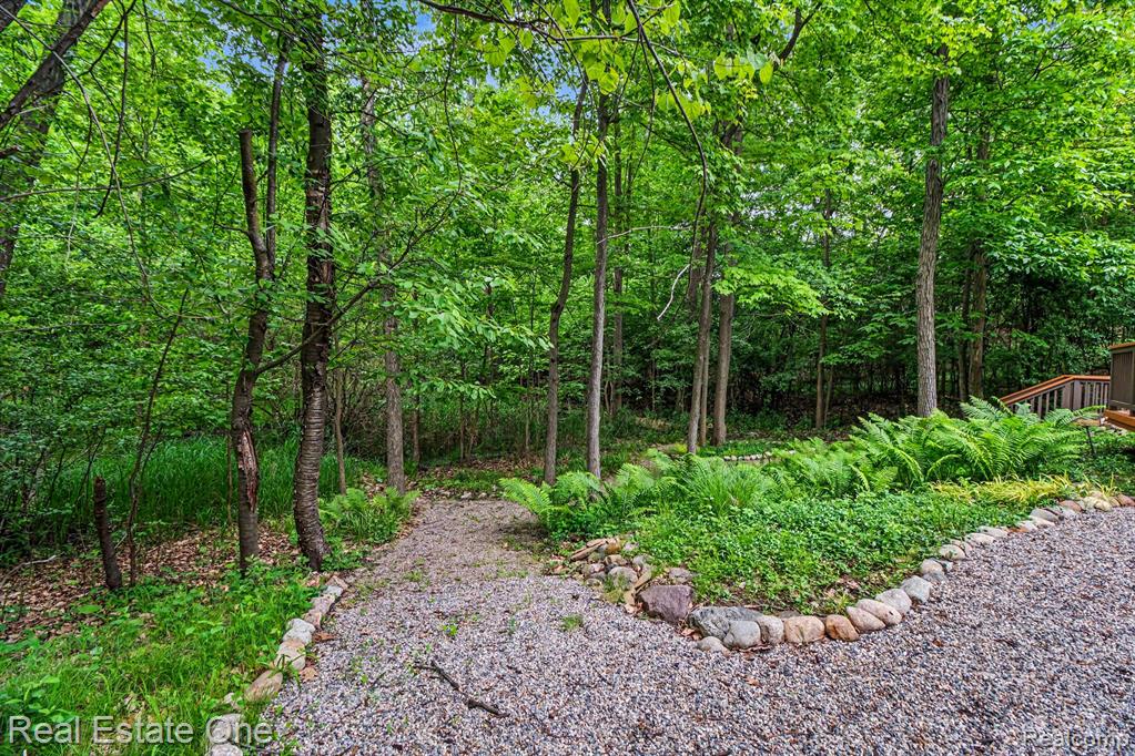 4757 Hardwoods Drive, West Bloomfield, MI 48323 — Photo 11