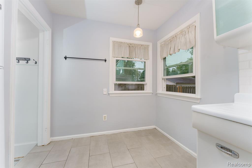 717 WHITNEY Street, Brighton, MI 48116 — Photo 9