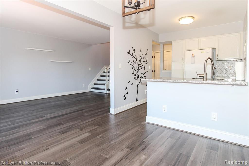 3110 VILLAGE Circle, Ann Arbor, MI 48108 — Photo 11