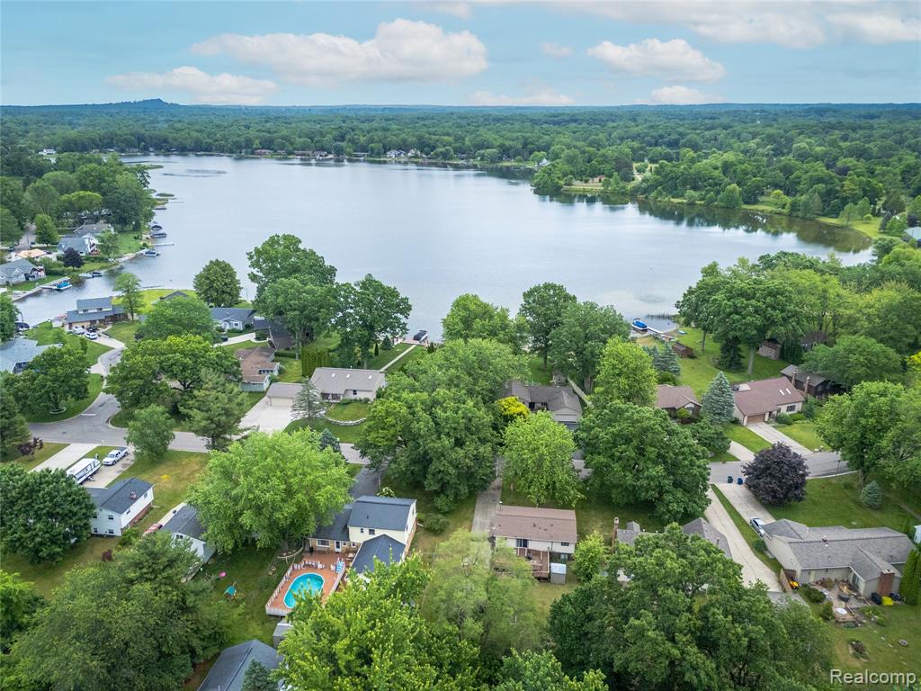 801 Holly Bush Drive, Holly, MI 48442 — Photo 37