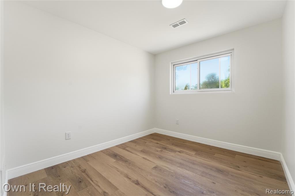 597 Eugene Street, Ypsilanti, MI 48198 — Photo 16