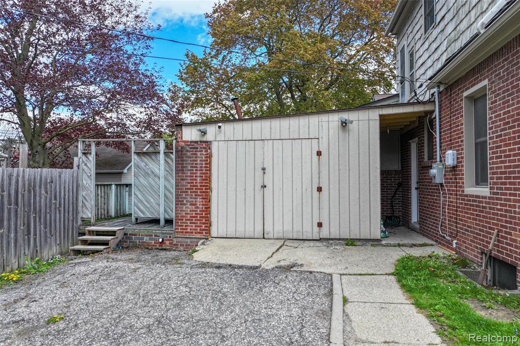 317 E Grand River Avenue, Fowlerville, MI 48836 — Photo 23