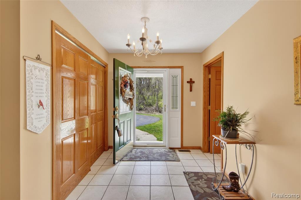 7233 Hague Avenue, Jackson, MI 49201 — Photo 3