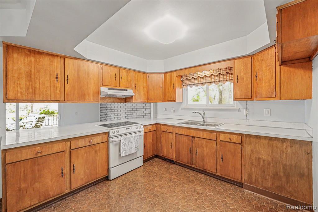 5364 Fern Avenue, Grand Blanc, MI 48439 — Photo 8