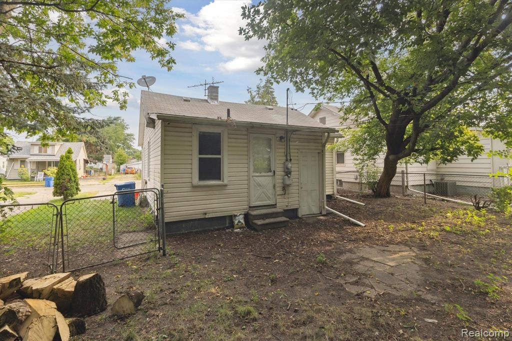 7028 PACKARD Avenue, Warren, MI 48091 — Photo 21