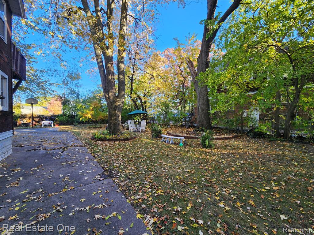 400 Stratford Road, Ferndale, MI 48220 — Photo 8