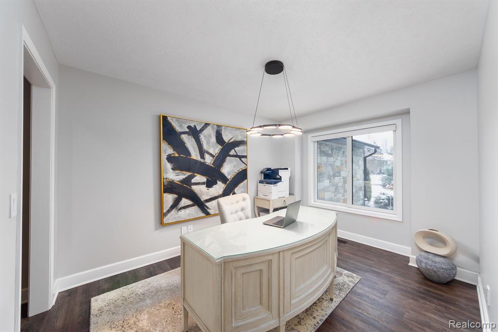 8484 SADDLEWOOD Drive, Brighton, MI 48116 — Photo 5