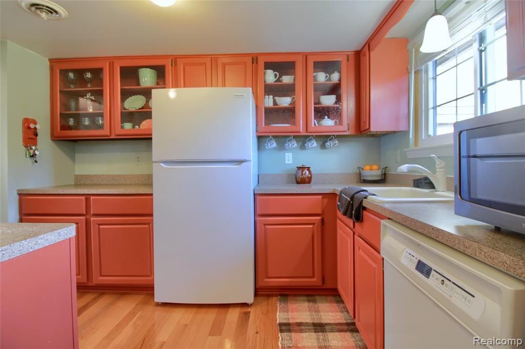 9780 Cambridge Court Cambridge CT., 3, South Lyon, MI 48178 — Photo 11