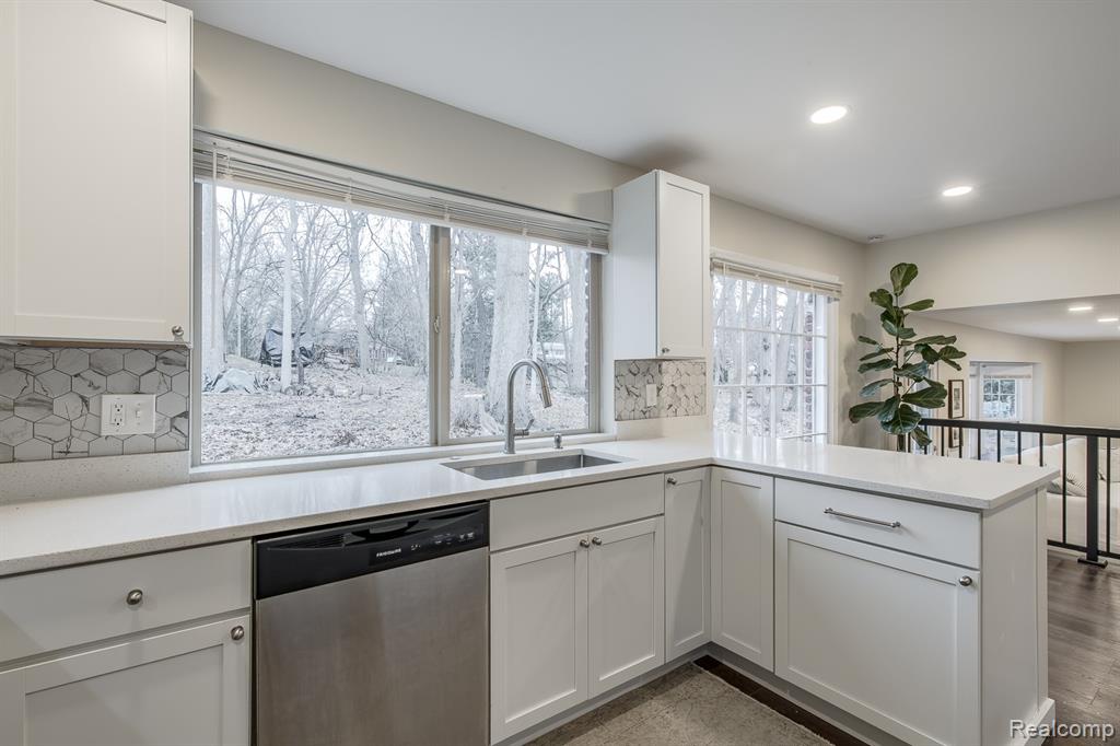 775 Basswood Drive, Rochester Hills, MI 48309 — Photo 8