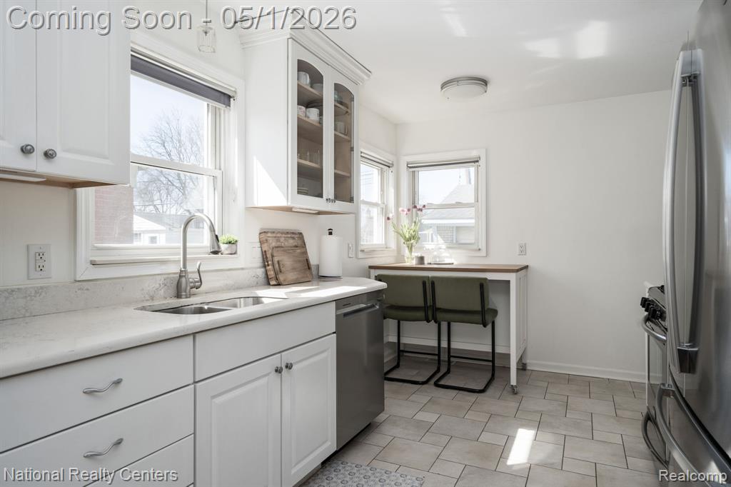8341 Shari Drive, Westland, MI — Photo 13