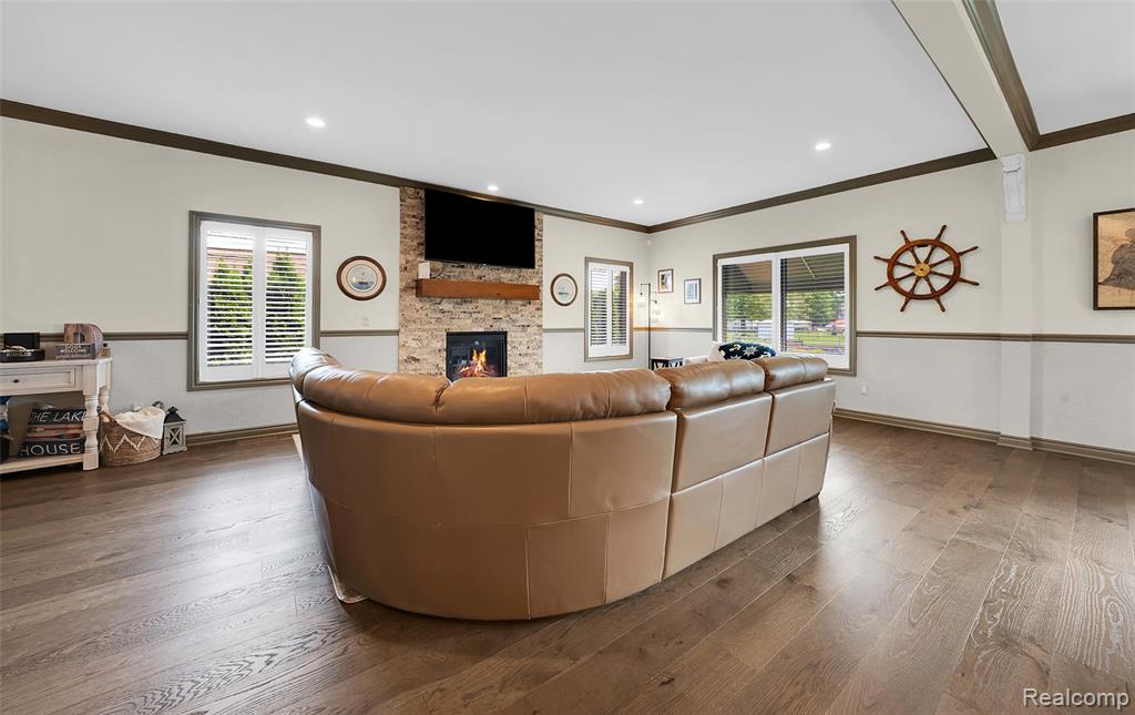 39611 Lakeshore Drive, Harrison Township, MI — Photo 10