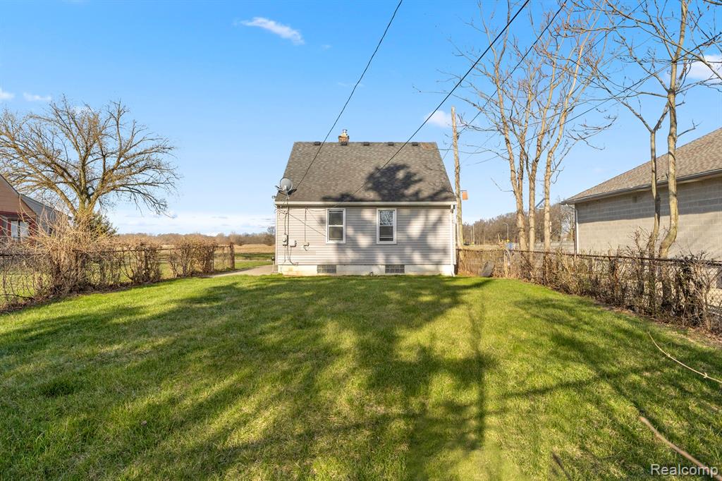 8690 TRINITY Street, Detroit, MI 48228 — Photo 32
