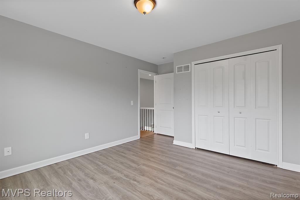 5325 SHOREWOOD Drive, Fort Gratiot, MI 48059 — Photo 41