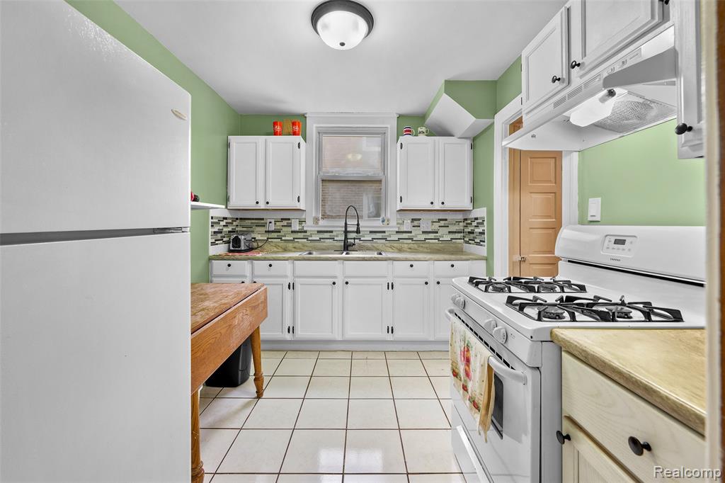 7741 Miller Road, Dearborn, MI 48126 — Photo 11