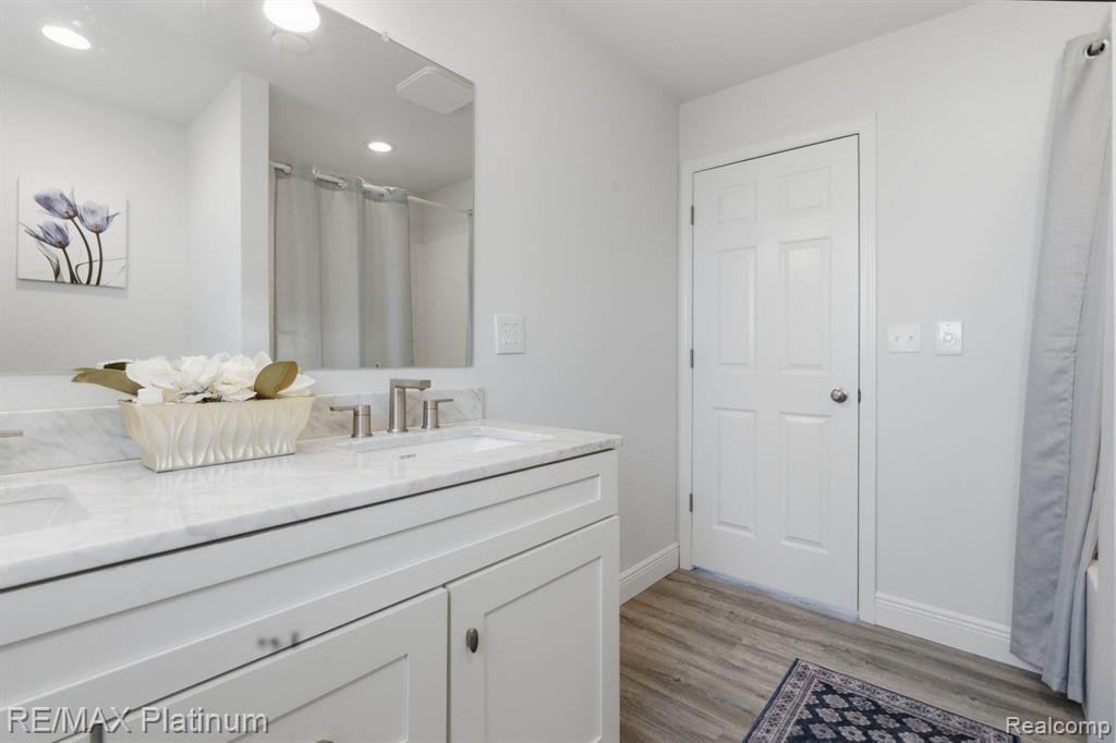 2424 Fisher Road, Howell, MI 48855 — Photo 11