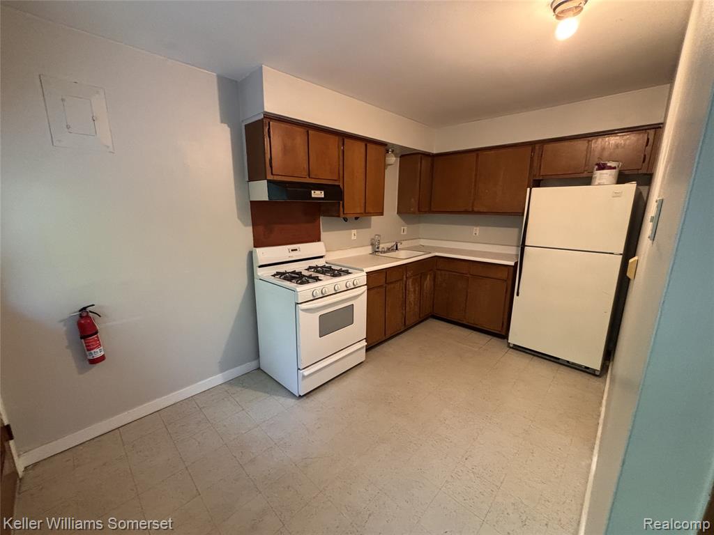 4072 Agnes Ave, Lincoln Park, MI 48146 — Photo 4
