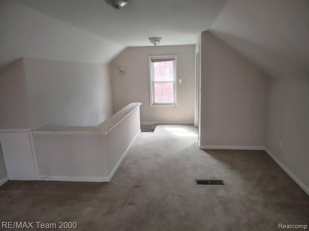 18330 Warwick Street, Detroit, MI 48219 — Photo 21