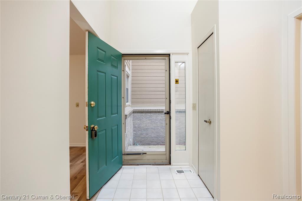 9429 Westwind Drive, Livonia, MI 48150 — Photo 4