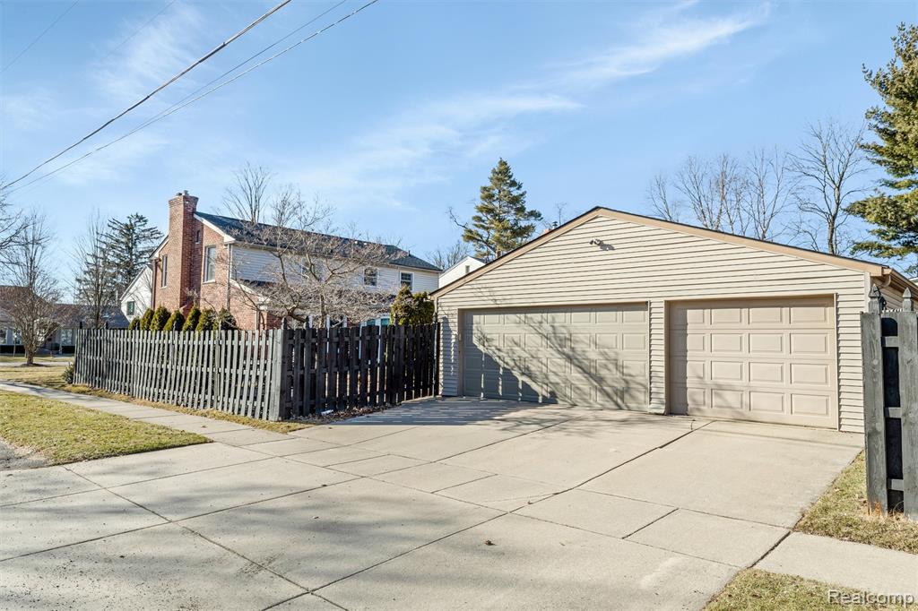 599 Westchester Way, Birmingham, MI 48009 — Photo 37