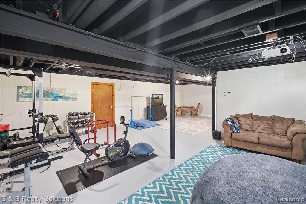 54675 Romeo Plank Road, Macomb, MI 48042 — Photo 32
