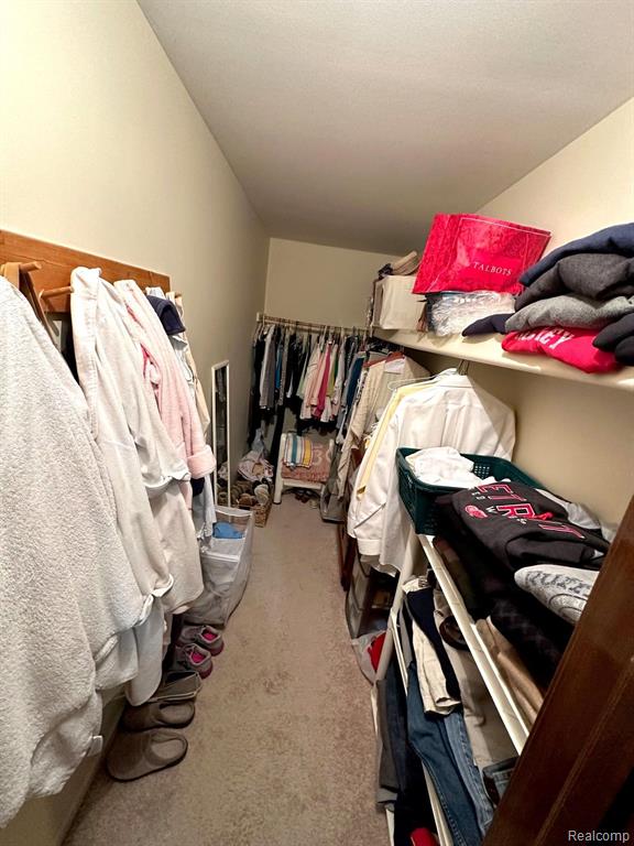 5601 ASTER Drive, Troy, MI 48085 — Photo 16
