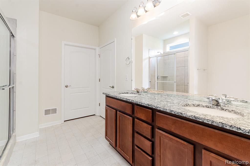4000 Ashdale Way, Clarkston, MI 48348 — Photo 11