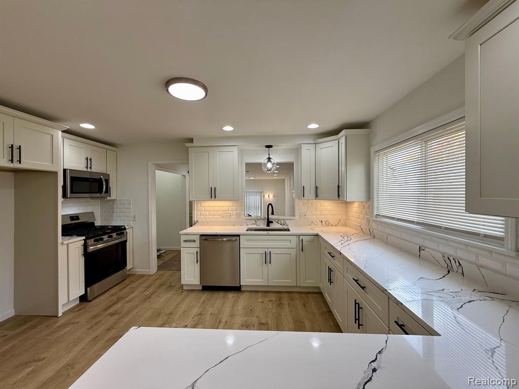 45949 Bontekos Avenue, Belleville, MI 48111 — Photo 12