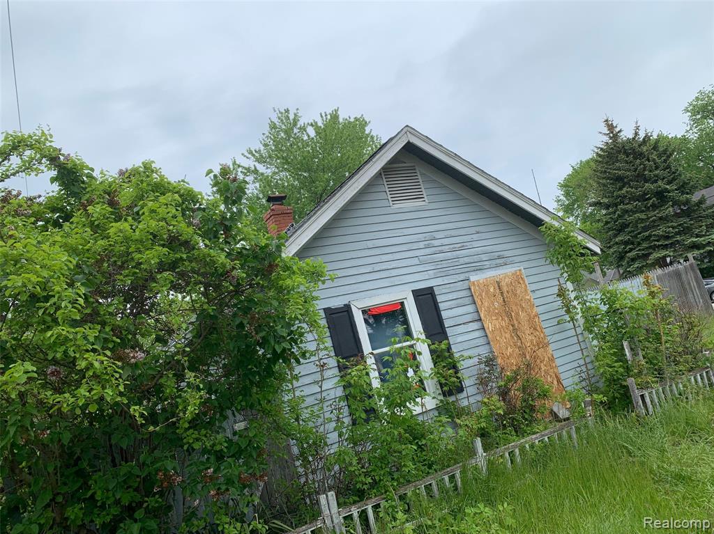 321 17th Street, Port Huron, MI 48060 — Photo 2