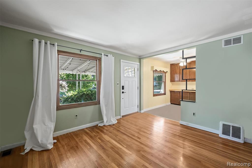 917 N Edison Avenue, Royal Oak, MI 48067 — Photo 9