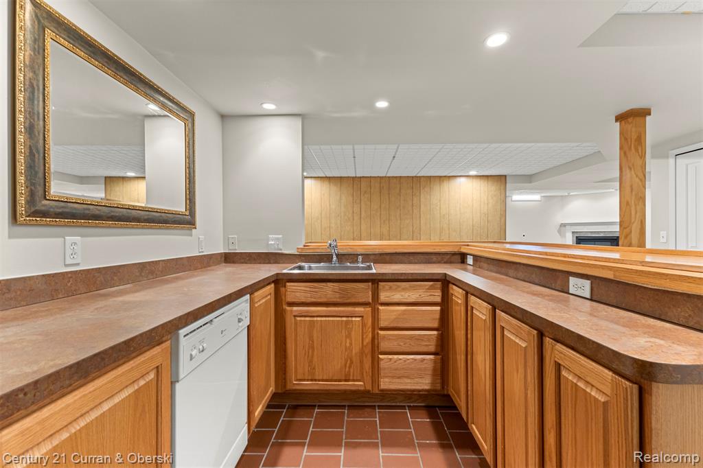 48369 Wadebridge Drive, Canton, MI 48187 — Photo 60