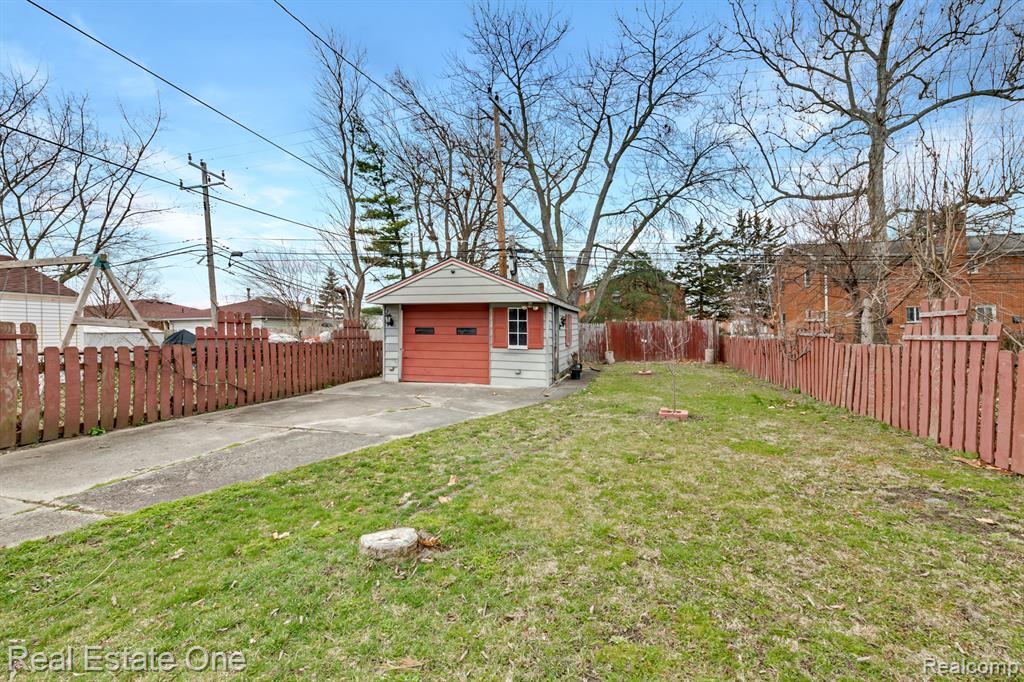 6731 Heyden Street, Dearborn Heights, MI 48127 — Photo 24